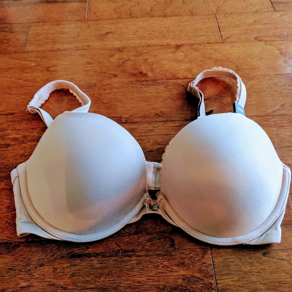 NWT Victoria's Secret 34D Push Up Bra in Nude